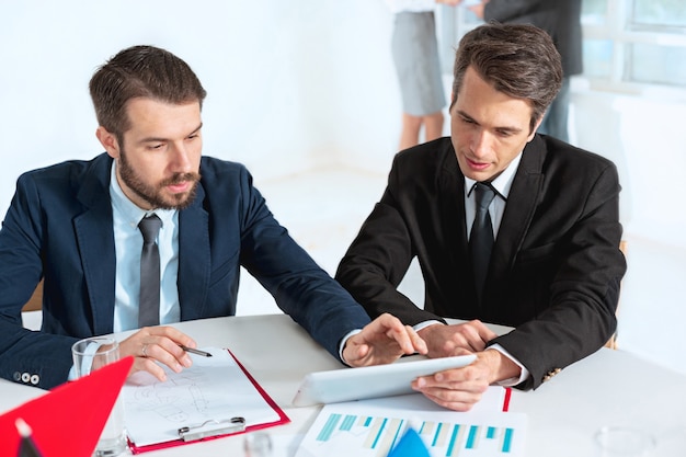 How do you compare wealth management firms?