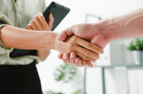 Private Banker vs Relationship Manager: Which Is Best for Us?