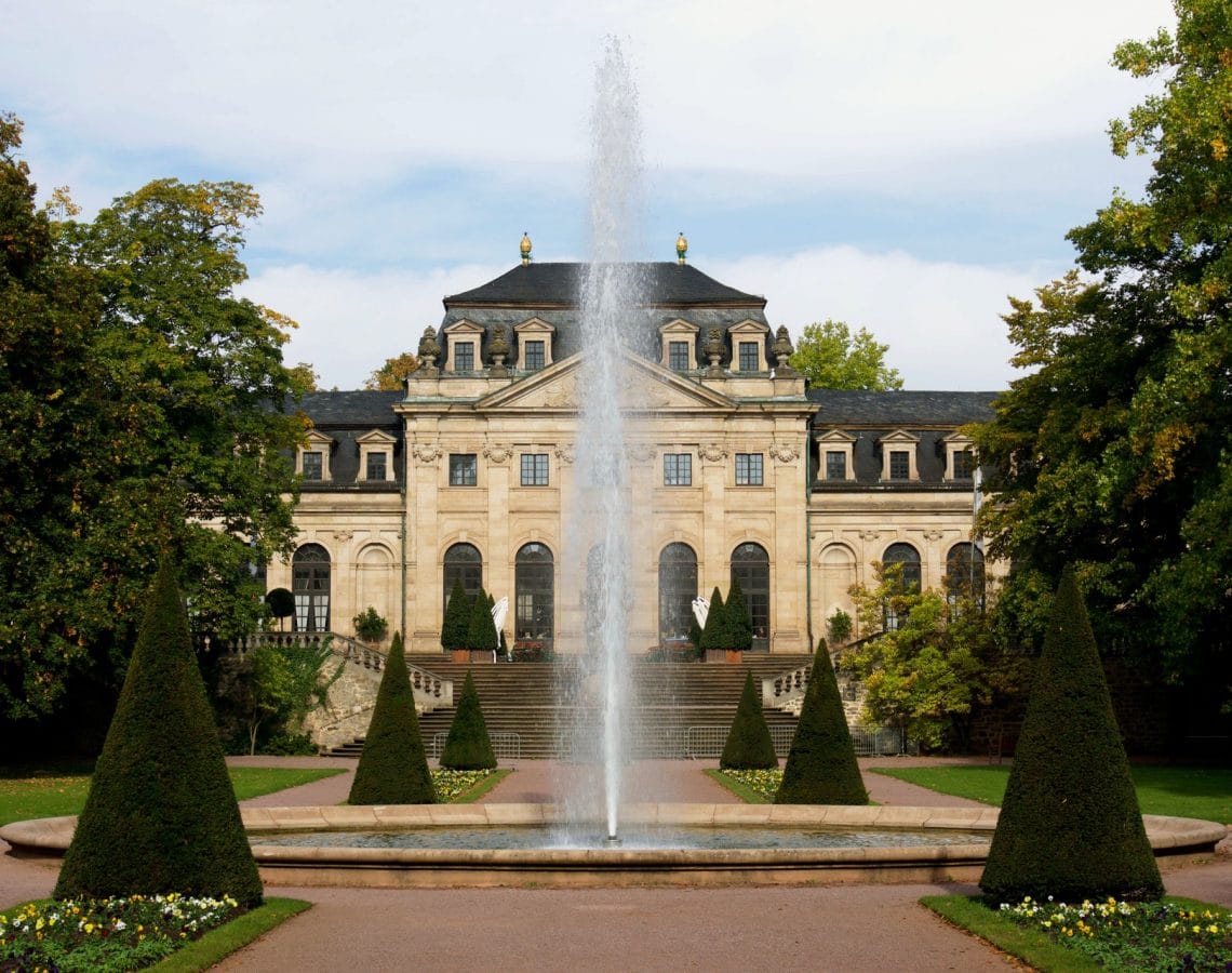 park-historical-castle-fountain-87378