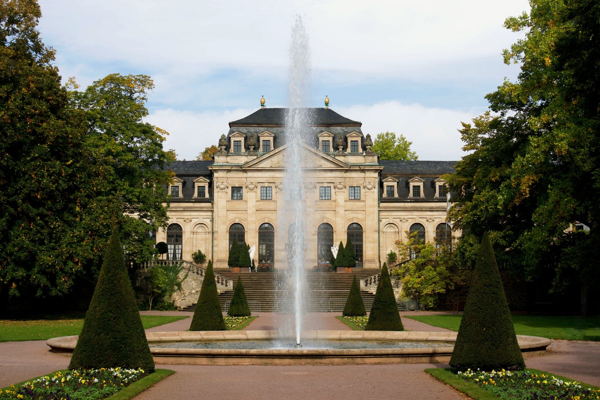 park-historical-castle-fountain-87378