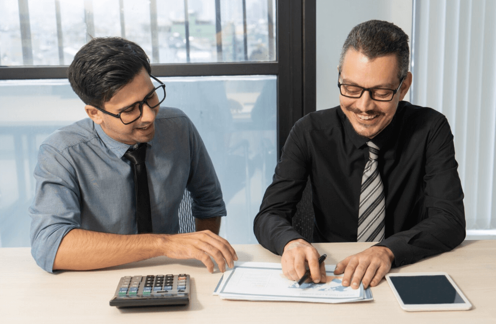 financial advisor wealth manager featured-image