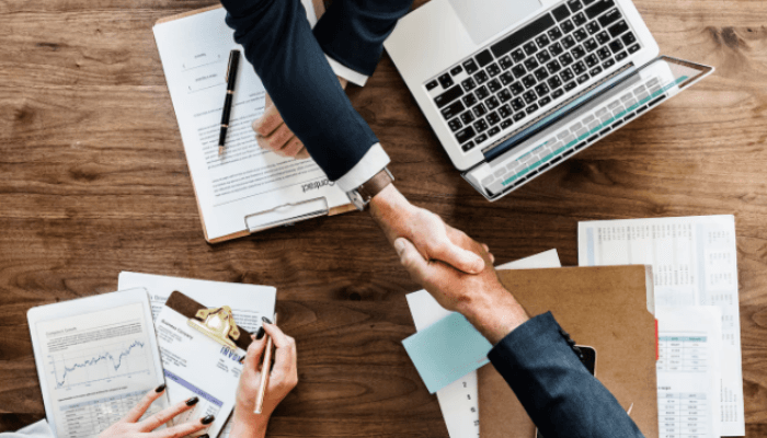 wealth management vs investment banking
